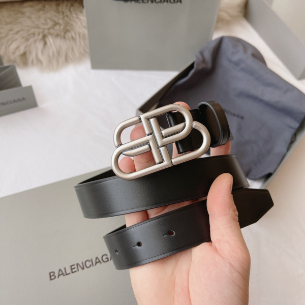 Ba*len*cia*ga belt