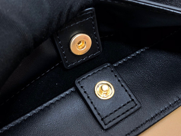 Ce**e small bucket cuir triomphe