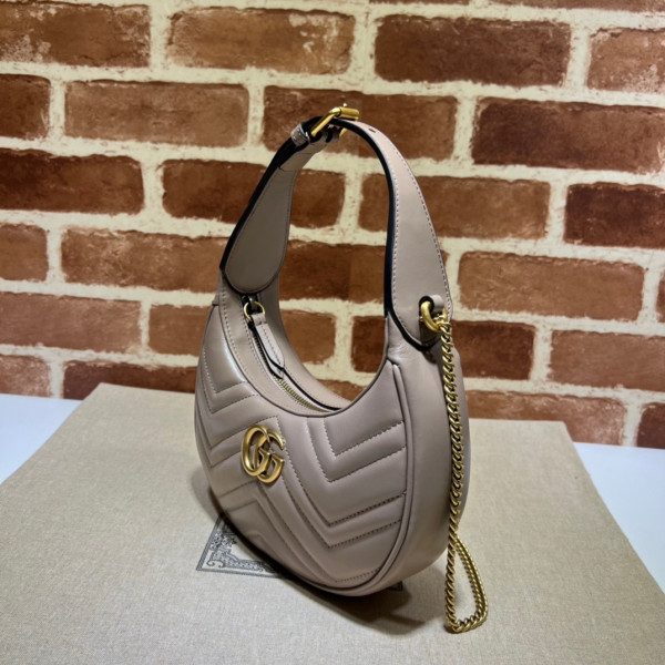 G*u*i gg marmont half-moon-shaped mini bag