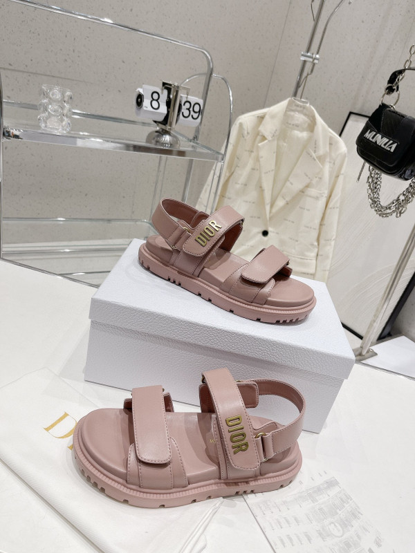 D*oract sandal