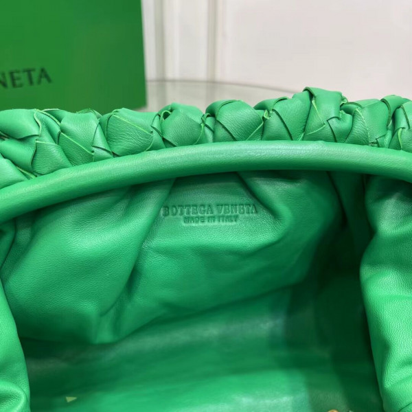 Bo*te*ga ve*ne*ta pouch