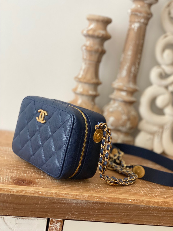 CL VANITY CASE