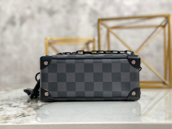l**is V*t*n mini soft trunk