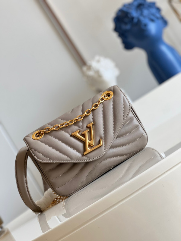 l**is V*t*n new wave chain bag pm