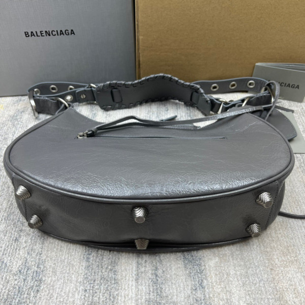 Ba*len*cia*ga women''s le cagole small shoulder bag