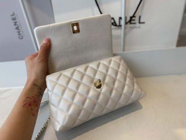 CL FLAP BAG WITH TOP HANDLE