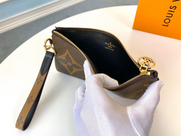 l**is V*t*n monogram pouch
