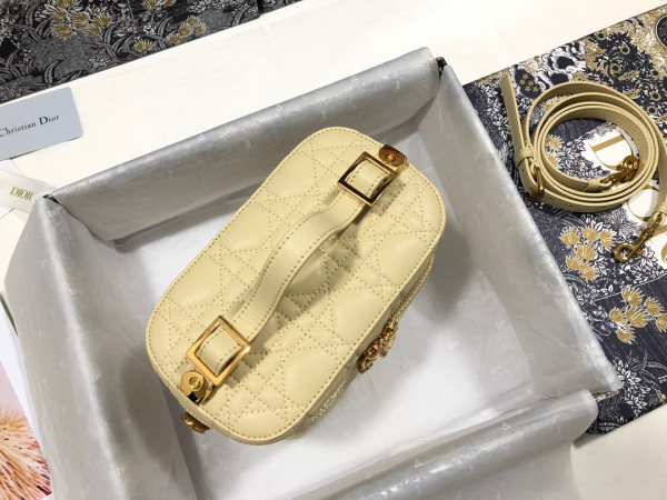 D*or vanity case-24-17-13.5cm