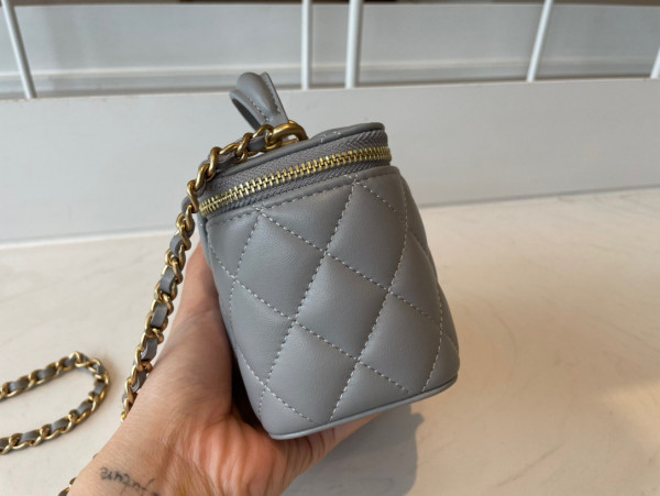CL VANITY CASE