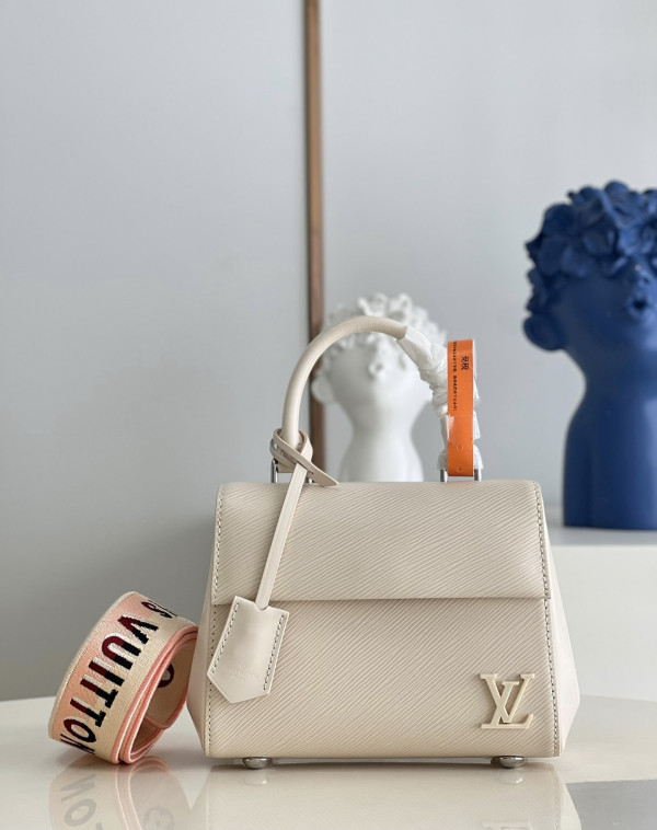 l**is V*t*n cluny mini