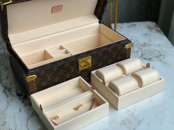 l**is V*t*n coffret accessoires