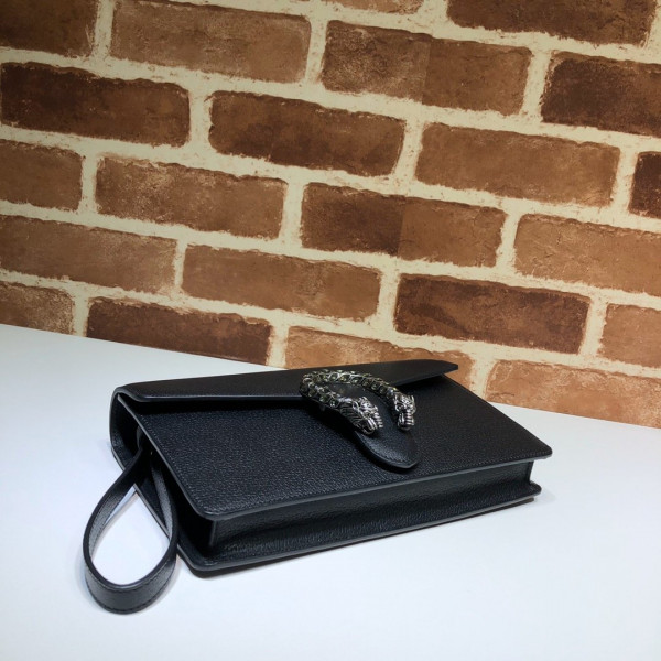 G*u*i dionysus gg clutch