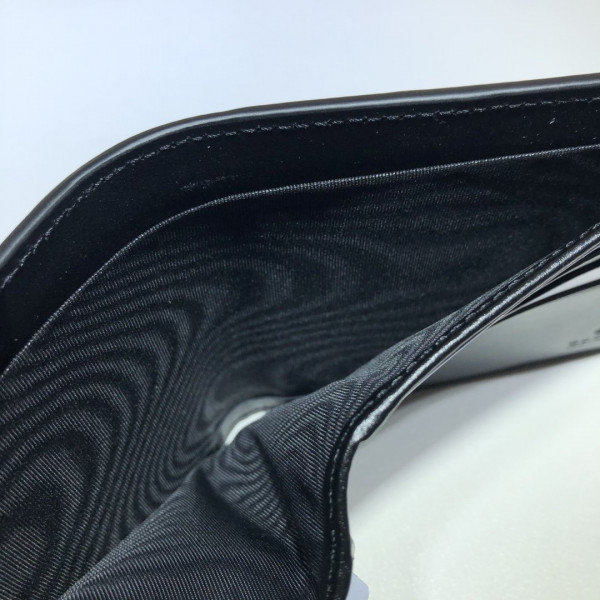 G*u*i gg embossed wallet
