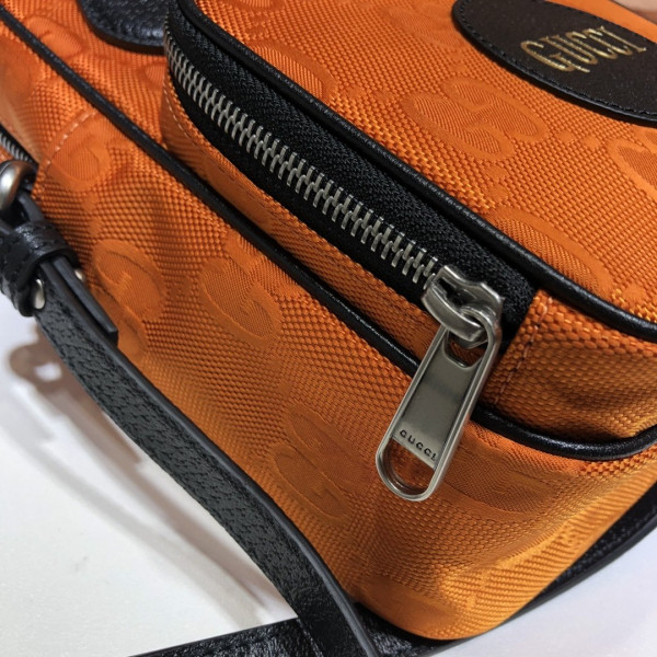 G*u*i off the grid shoulder bag