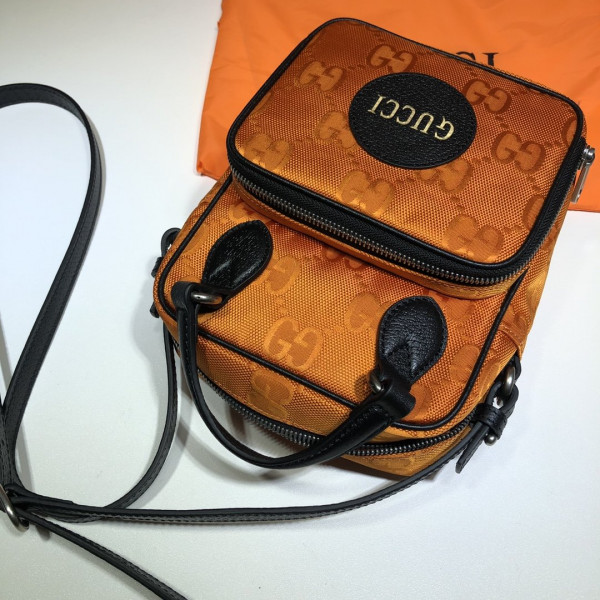 G*u*i off the grid shoulder bag