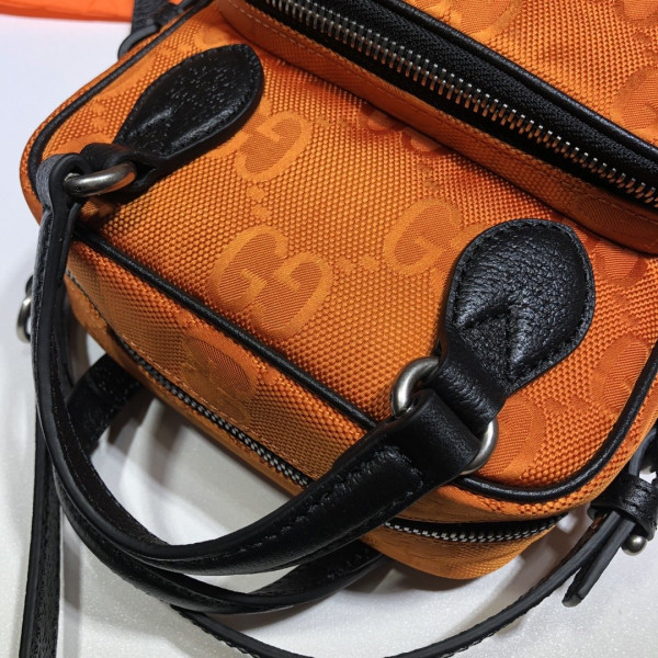 G*u*i off the grid shoulder bag
