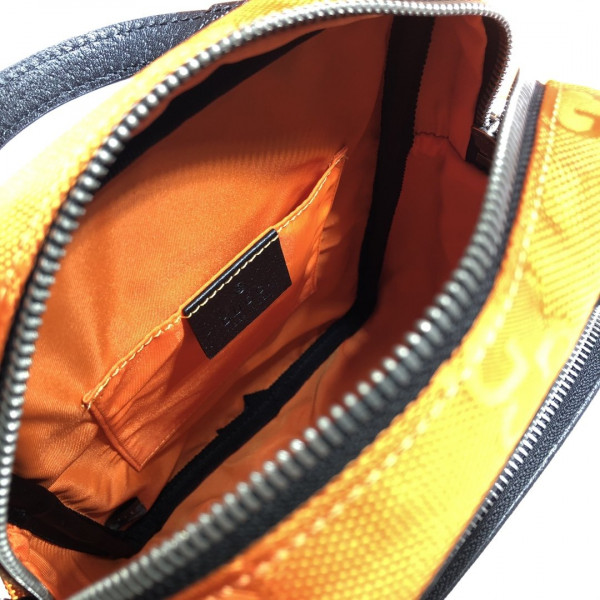 G*u*i off the grid shoulder bag
