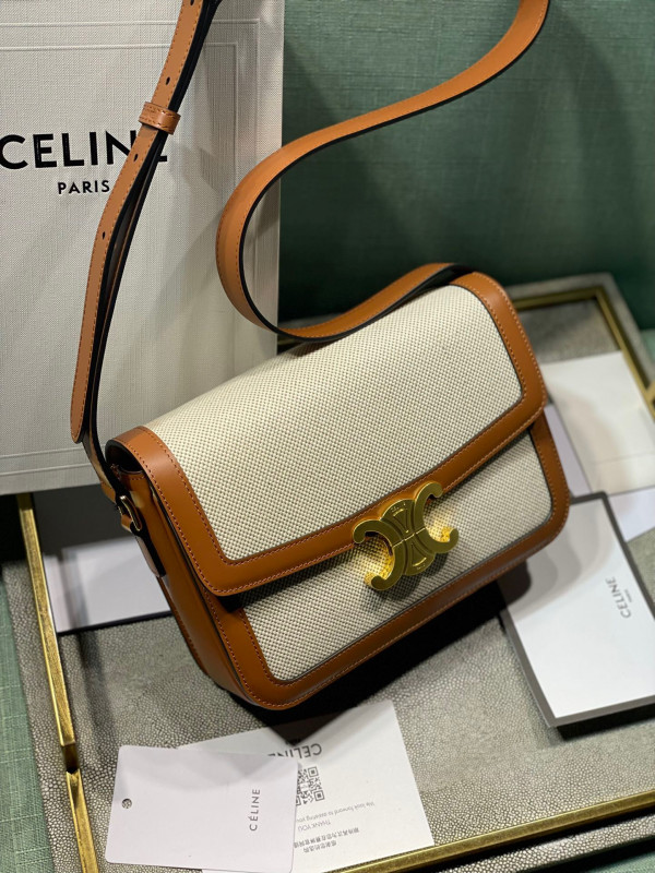 Ce**e classique triomphe bag