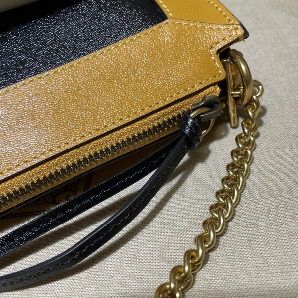 G*u*i small shoulder bag with double g