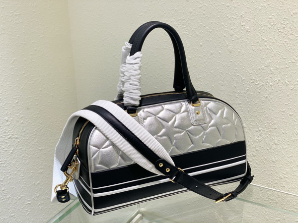D*or medium vibe zip bowling bag
