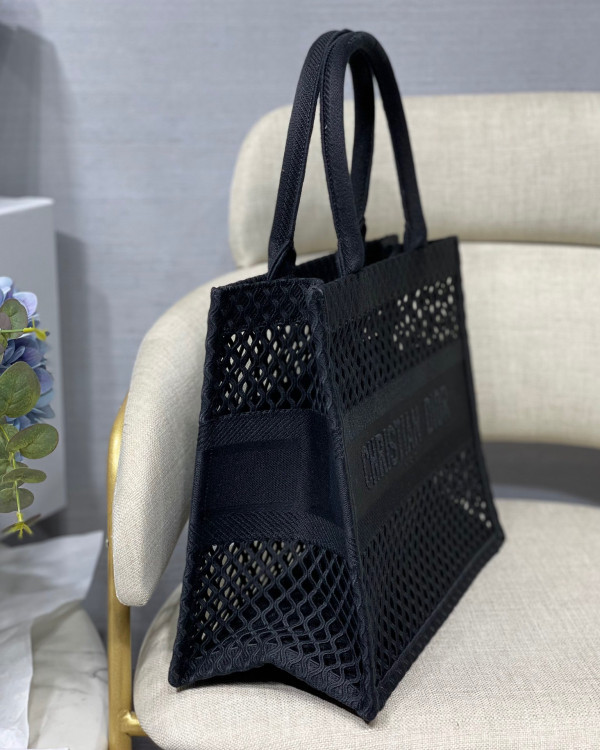 medium D*or book tote