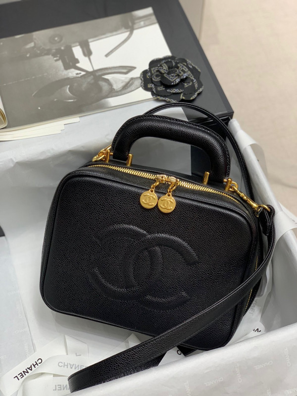 CL VANITY CASE