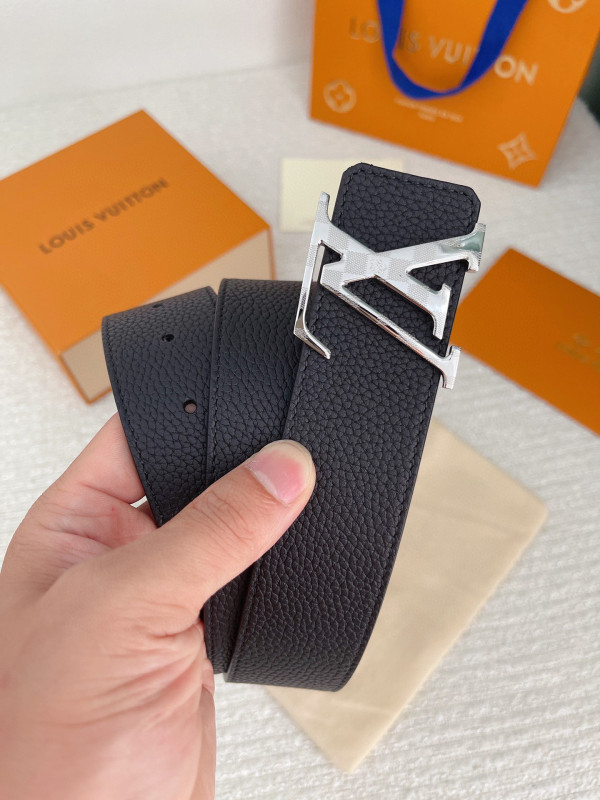 l**is V*t*n belt