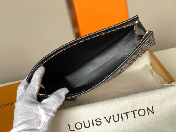 l**is V*t*n since 1854 toiletry pouch 26