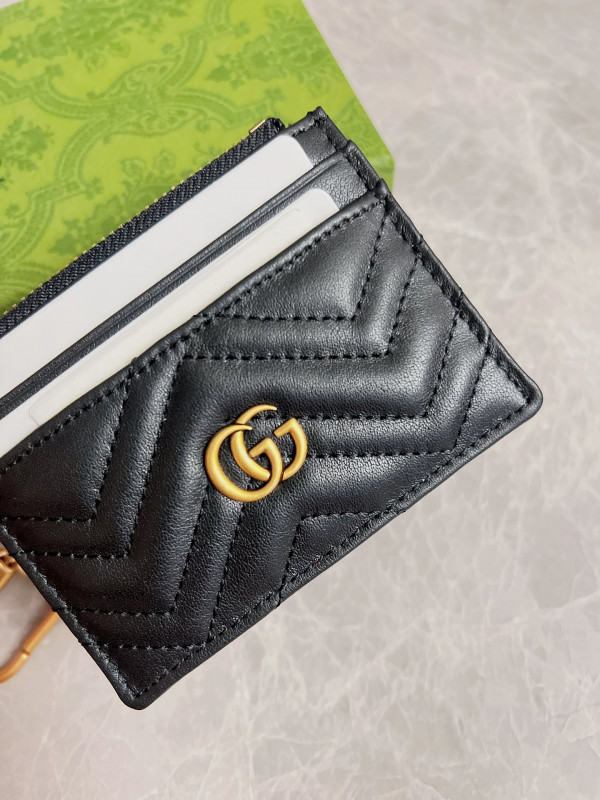 G*u*i gg marmont keychain wallet
