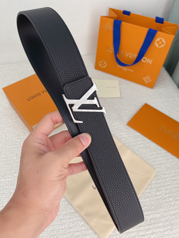l**is V*t*n belt
