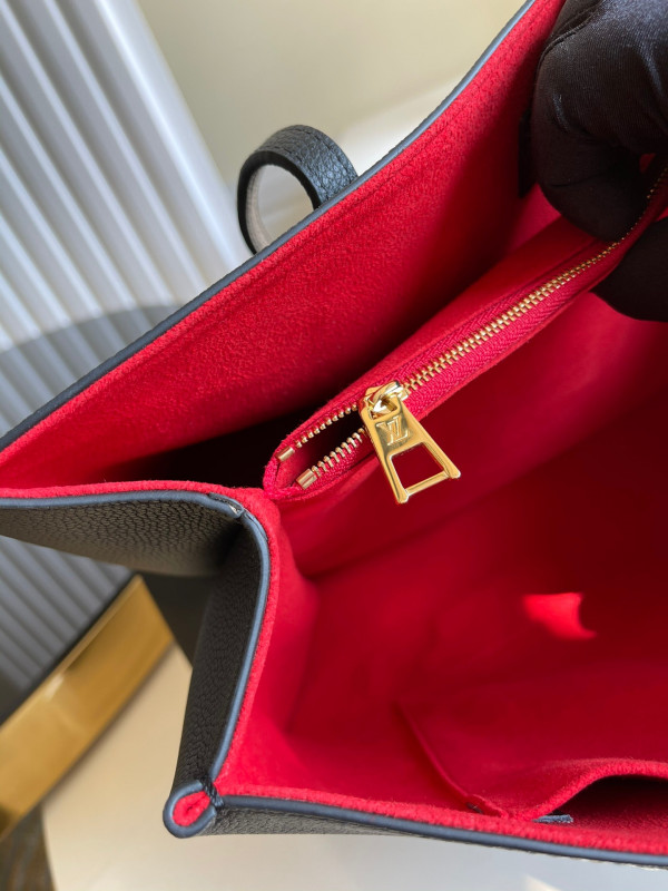 l**is V*t*n lockme shopper