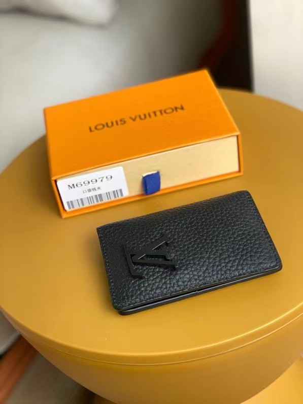 l**is V*t*n pocket organizer