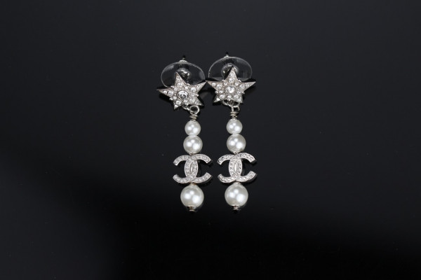 CL EARRINGS