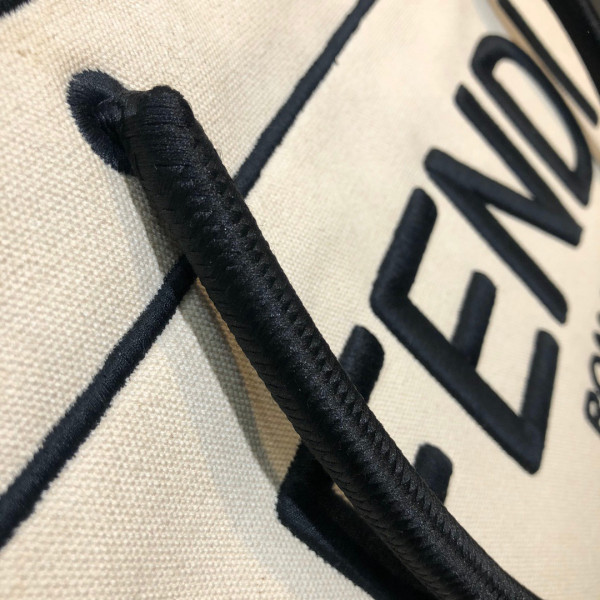 F**di tote