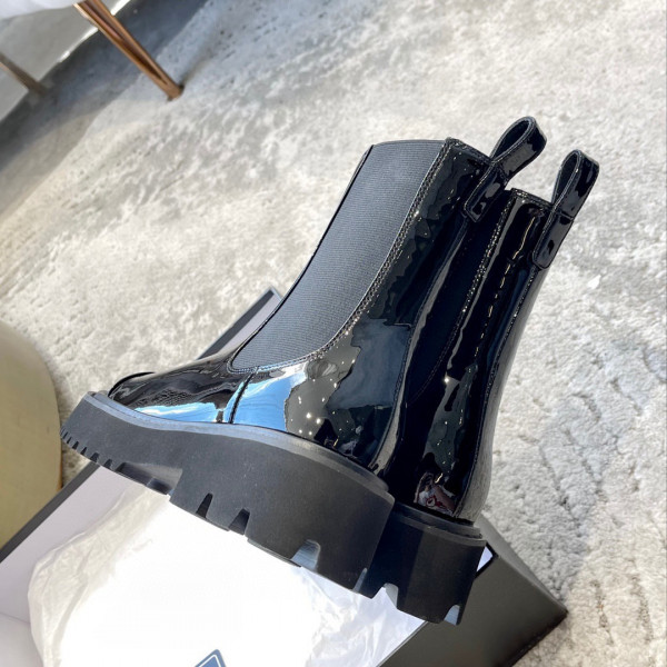 CL ANKLE BOOTS