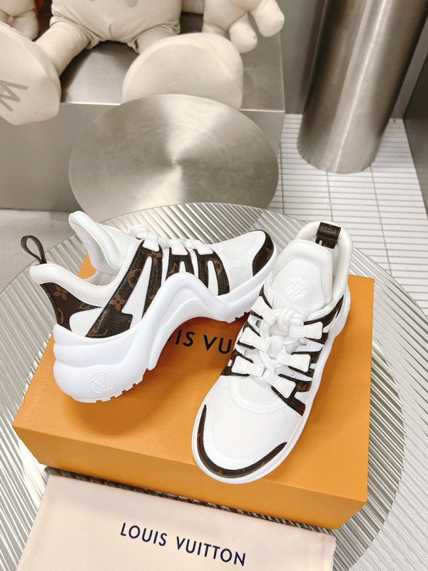 l**is V*t*n archlight sneaker