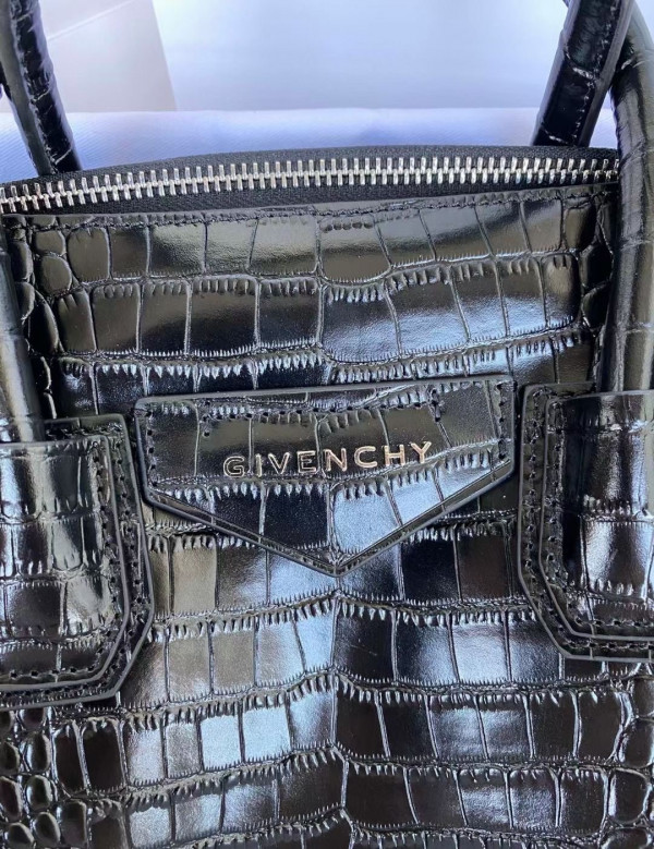 GIVENCHY ANTIGONA SOFT