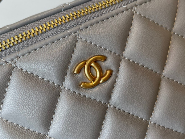 CL VANITY CASE