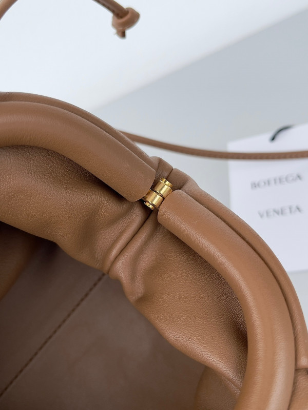 Bo*te*ga ve*ne*ta mini pouch