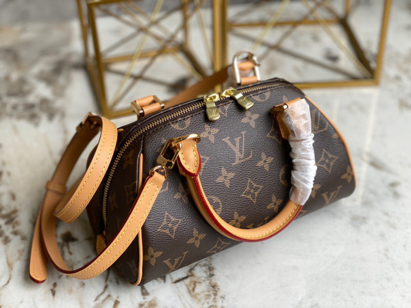 l**is V*t*n vintage bag