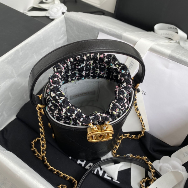 CL BUCKET BAG