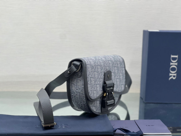D*or gallop bag