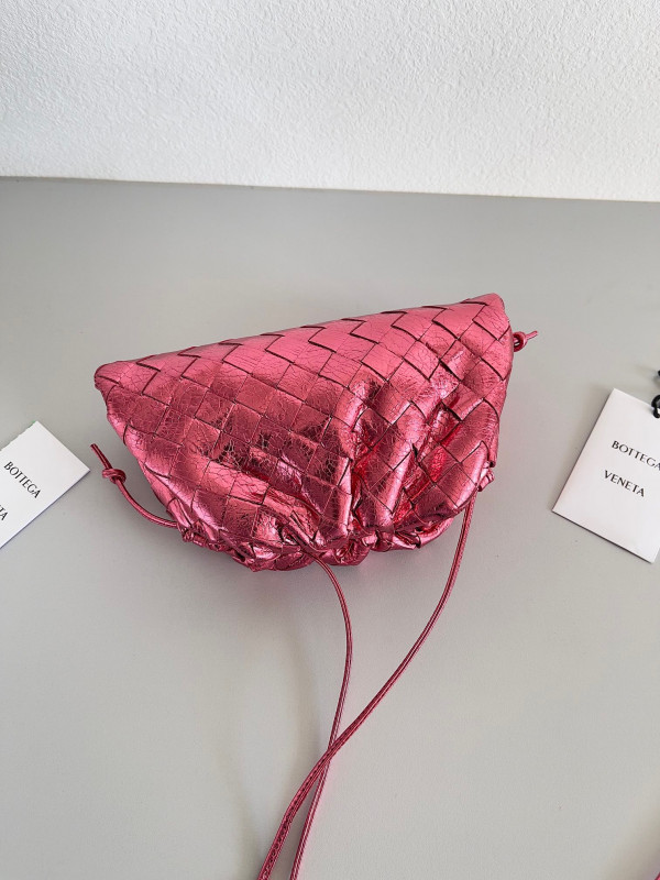 Bo*te*ga ve*ne*ta mini pouch