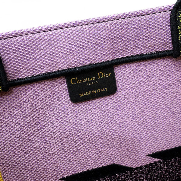 large D*or book tote