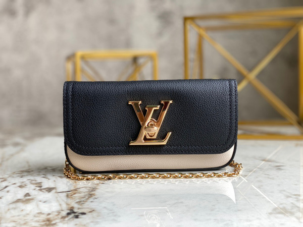 l**is V*t*n lockme pouch