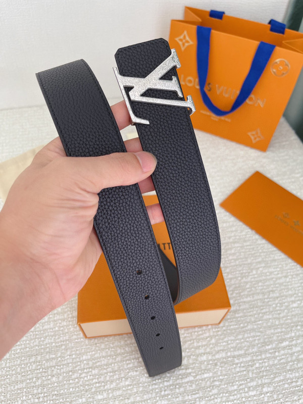 l**is V*t*n belt