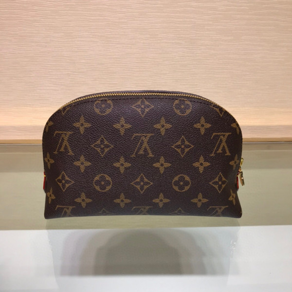l**is V*t*n cosmetic pouch gm