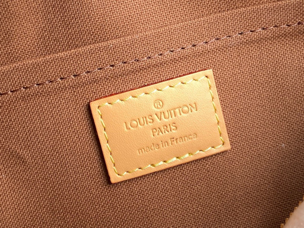 l**is V*t*n vintage bag