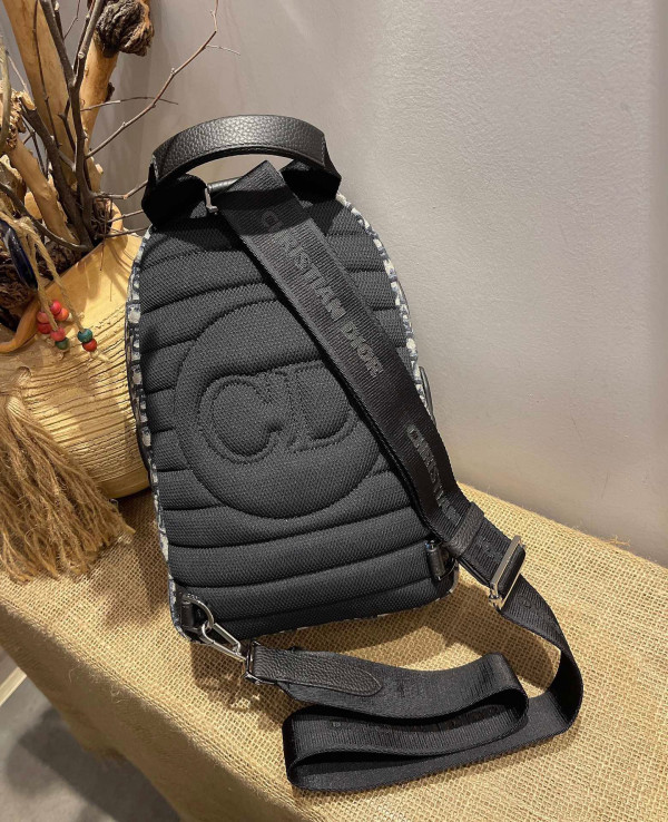 D*or sling bag