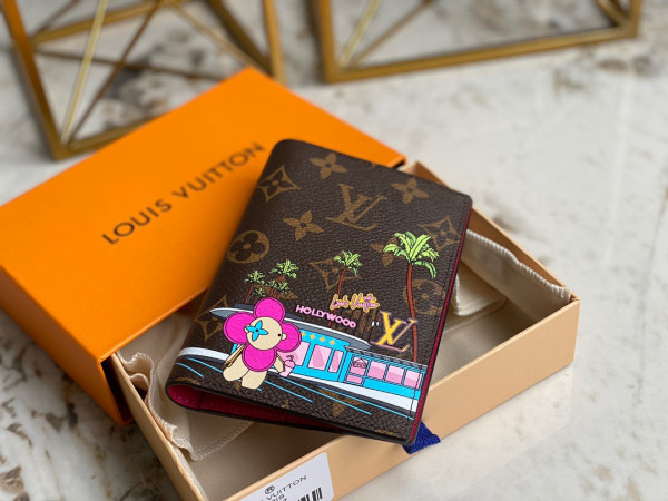 l**is V*t*n passport cover